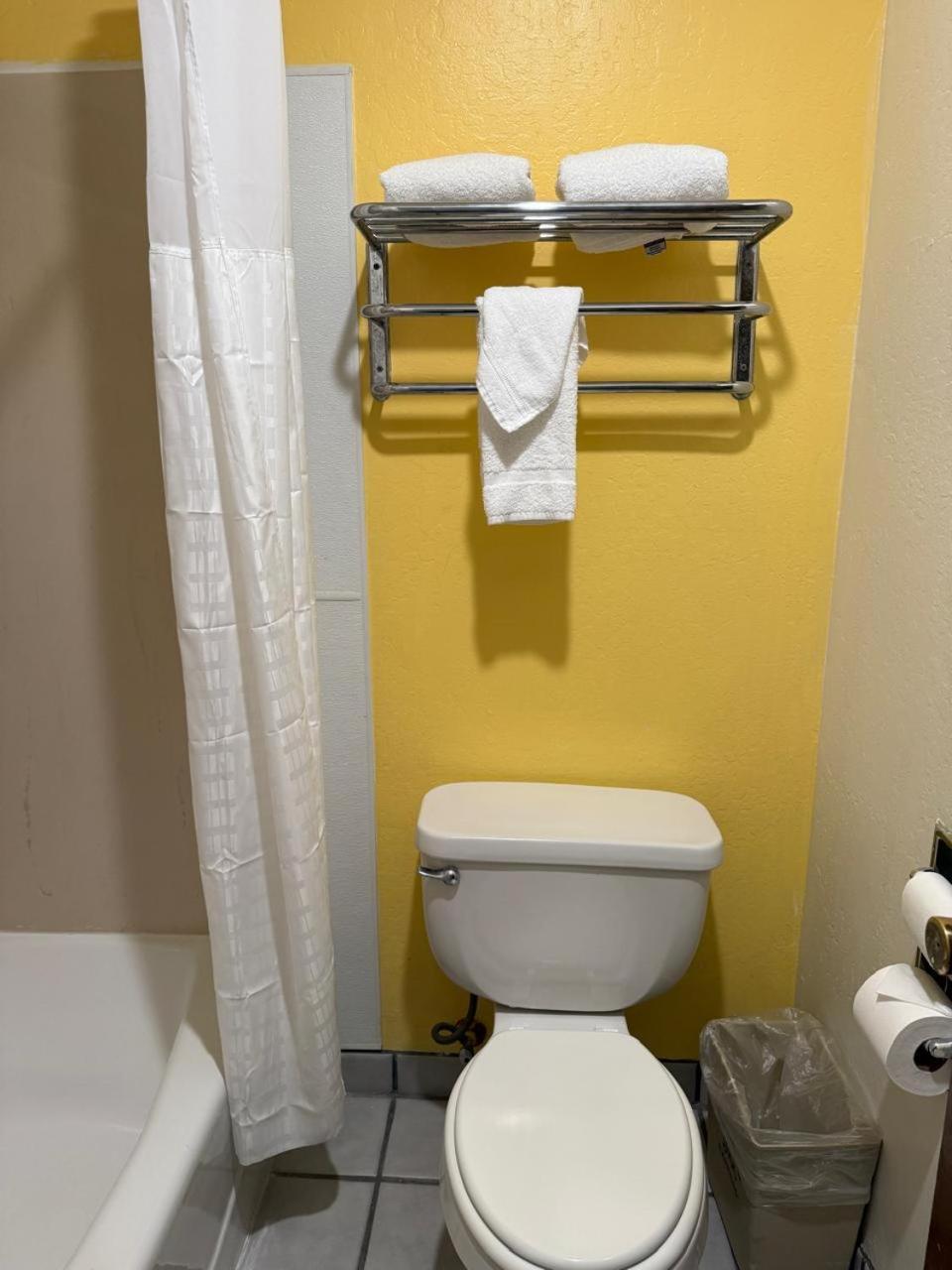 Hollister Inn Экстерьер фото