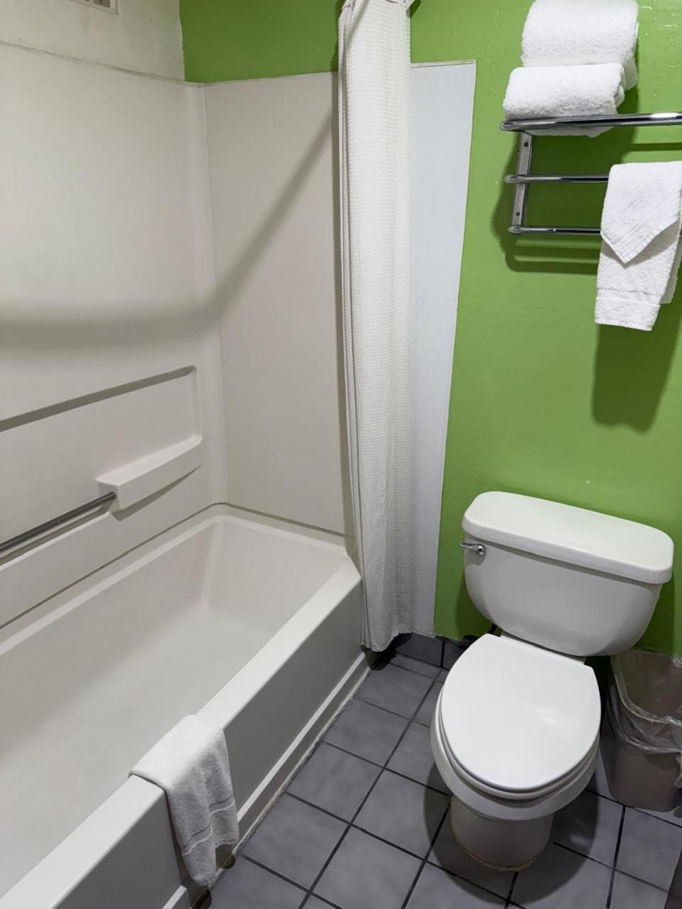 Hollister Inn Экстерьер фото